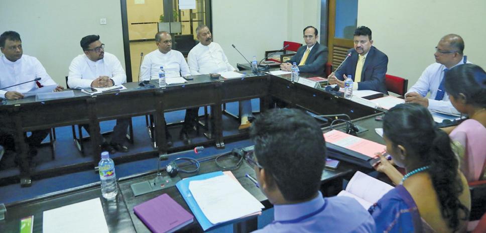 கல்விச் சபையை நிறுவுதல் பற்றிய உப குழு முதல் முறையாகக் கூடியது