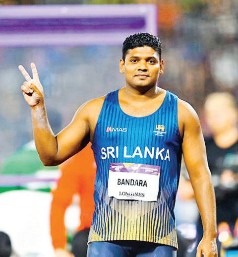 பதக்கம் வென்றவர்களுக்குப் பரிசளிப்பதாக உறுதியளித்த பணப்பரிசு இதுவரை கிடைக்கவில்லை