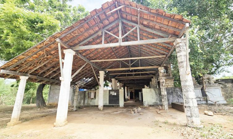 பலாலி இராஜராஜேஸ்வரி அம்மன் ஆலயத்துக்கு தினமும் சென்றுவர அனுமதி