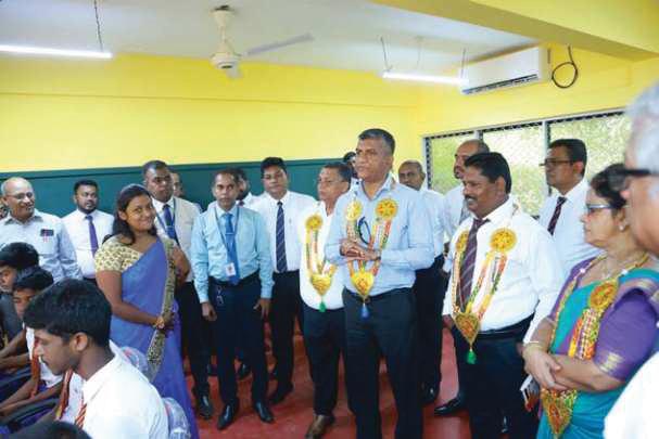 டேவிட் பீரிஸ் மயிலிட்டி வடக்கு கலைமகள் மகா வித்யாலயத்திற்கு முழுமையாக கணினி ஆய்வகத்தை நன்கொடையாக வழங்குகிறது