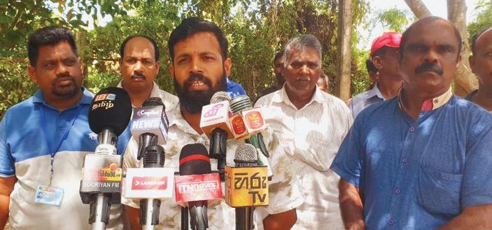 எமது பிரச்சினைக்குத் தீர்வு பெற்றுத் தராவிடில் பிரதேச சபை முன் 10ஆம் திகதி அமர்வோம்