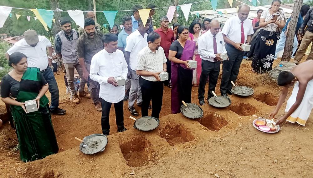 இறக்கோர்டையில் புதிய வீட்டுமைத் திட்டத்துக்கான அடிக்கல் நாட்டப்பட்டது