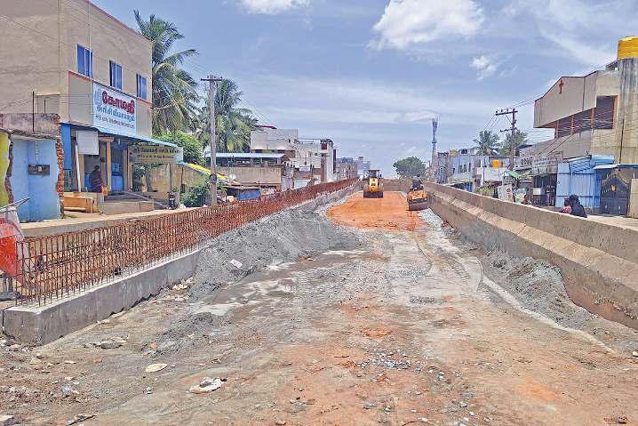 விடியவிடிய பெய்த கனமழையால் மதுரவாயல் நொளம்பூர் தரைப்பாலம் மூழ்கியது