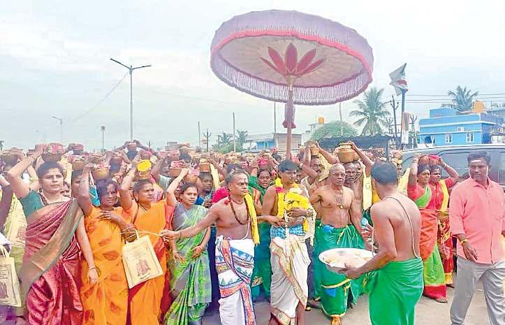 வல்லக்கோட்டை முருகன் கோயிலில் 1008 பால்குட அபிஷேகம்