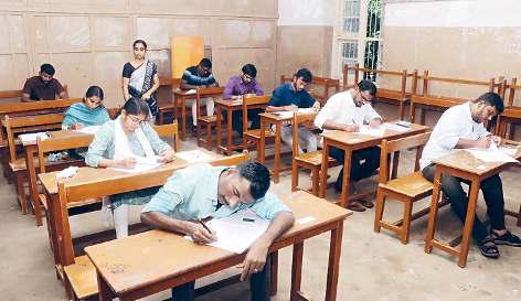சப்-கலெக்டர், டிஎஸ்பி பதவிக்கான குரூப் 1 மெயின் தேர்வு தொடங்கியது