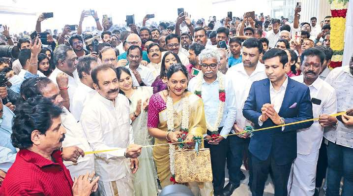 அம்பத்தூர் அருகே பாடியில் போத்தீஸ் மற்றும் ஸ்வர்ண மஹால் புதிய கிளை திறப்பு