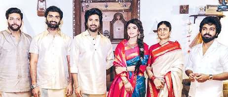 வள்ளுவர் கோட்டத்தில் திரண்ட பராசக்தி பட டீம்