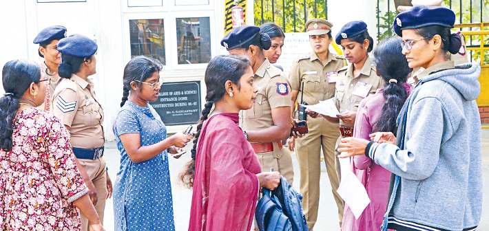 தமிழ்நாடு காவல் துறையில் காலியாக உள்ள 1,299 போலீஸ் எஸ்ஐ பணியிடங்களுக்கு தேர்வு