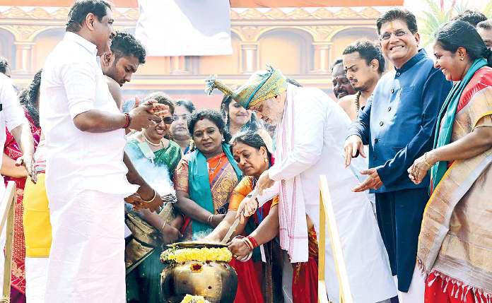 திருச்சியில் பொங்கல் வைத்த அமித்ஷா