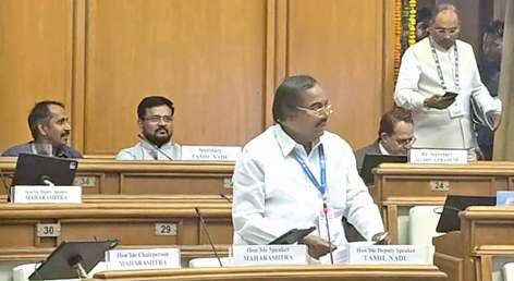 மக்களாட்சி கருத்தினை இளைய தலைமுறைக்கு கடத்துவதே மக்கள் பிரதிநிதிகளின் பொறுப்பாகும்