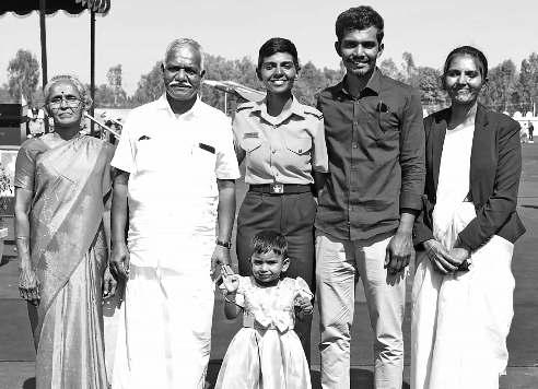 விமானப்படையில் அதிகாரியாக திருநெல்வேலி பெண் சாதனை