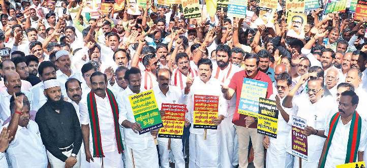 சாதிவாரி கணக்கெடுப்பு நடத்த கோரி சென்னையில் அன்புமணி தலைமையில் பாமக சார்பில் ஆர்ப்பாட்டம்