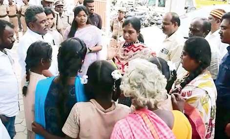 பெற்றோரை இழந்த 4 மகள்களுக்கு வசிக்க வீடு, படிக்க வைக்க ஏற்பாடு