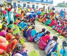 பிரியாணிக்கு இலையுடன் முட்டி மோதிய மகளிர் பஞ்சு மிட்டாய், பாப்கான் சாப்பிட்டு அன்புமணிக்கு உறுதுணையாக இருக்கணும்