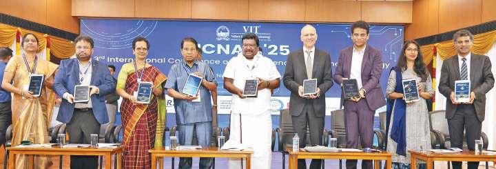 அறிவியல் கண்டுபிடிப்புகளை சமூக தேவைகளுடன் இணைக்க வேண்டும்