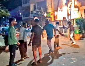 கிறிஸ்துமஸ் விழாவில் குமரியில் அட்டகாசம் வாலிபர்கள் பைக் ரேஸ்: துரத்தி துரத்தி அடித்த மக்கள்