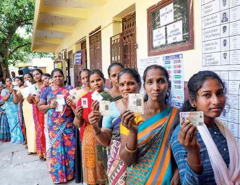 தமிழகத்தில் நடந்து முடிந்த சட்டமன்ற தேர்தலில் ஆண்களை விட பெண் வாக்காளர்கள் அதிக எண்ணிக்கையில் வாக்களிப்பு