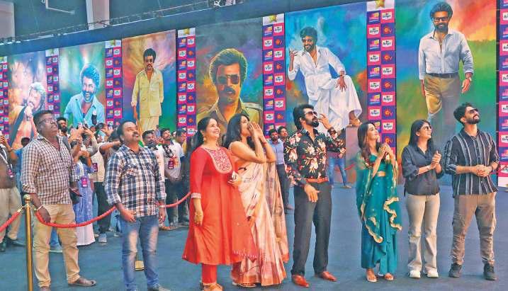 நடிகர் ரஜினிகாந்தின் 50 ஆண்டுகால சினிமா சாதனை சுவரோவிய கண்காட்சி