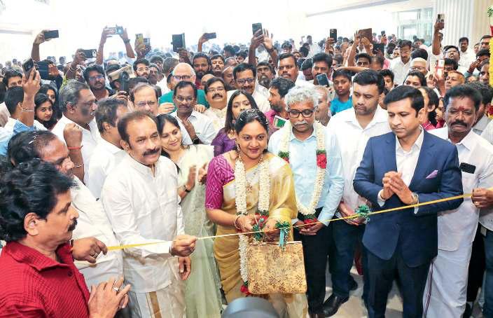 அம்பத்தூர் அருகே பாடியில் போத்தீஸ் மற்றும் ஸ்வர்ண மஹால் புதிய கிளை திறப்பு