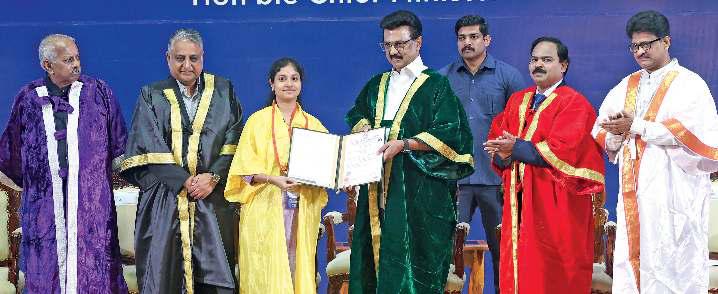 உயர்கல்வியில் தமிழ்நாடு சிறந்து விளங்க அடித்தளமிட்டவர் கலைஞர்