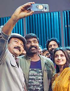 ரகளை செய்த தவெகவினரை தியேட்டரில் அடித்து விரட்டிய அஜித் ரசிகர்கள்