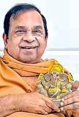 தானே விநாயகர் சிலை செய்து கொண்டாடிய பிரமானந்தம்