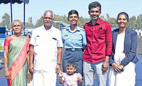 விமானப்படையில் அதிகாரியாக திருநெல்வேலி பெண் சாதனை