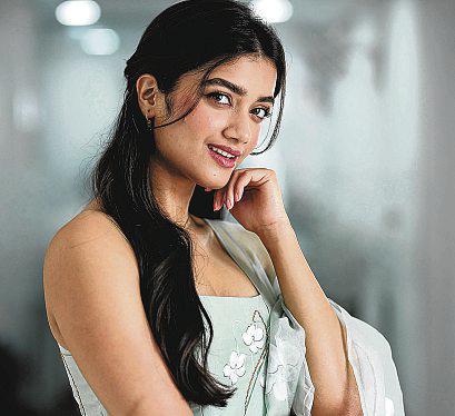 புதுப்படம் குறித்து அறிவிக்காத பாக்யஸ்ரீ போர்ஸ்