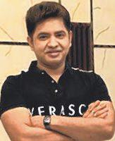 கதாநாயகர்களாக மாறும் தயாரிப்பாளர்கள்