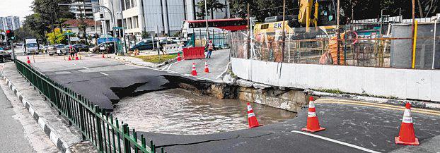 முரசுக்களம்: இடர்கள் படிப்பினைகளே