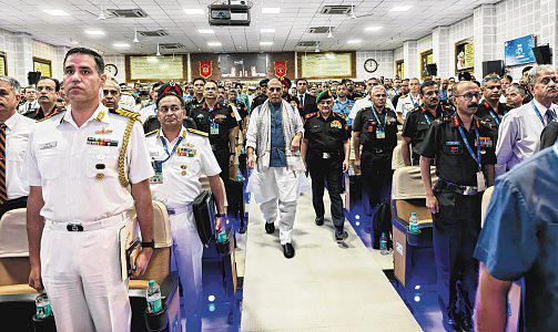 நீண்டகாலப் போருக்கு இந்தியா ஆயத்தமாக வேண்டும்: அமைச்சர்