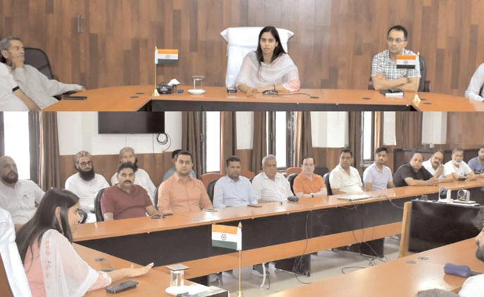 DC Reasi holds consultative meeting with prominent citizens to strengthen disaster response preparedness