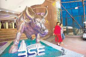Markets snap 2-day rally on profit-taking in banking shares