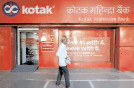 Kotak Mahindra Bank elevates Paritosh Kashyap to ED Shanti Ekambaram to retire as DMD on Oct 31