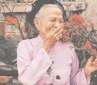 Older people resist daily temptations and are emotionally healthier