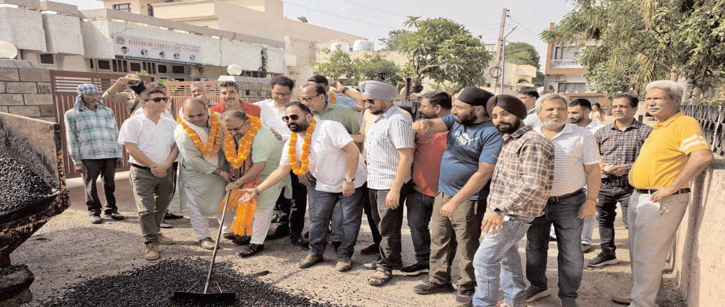 MLA Ch. Vikram Randhawa Kickstarts Blacktopping Work in Ward No. 20, Gandhi Nagar