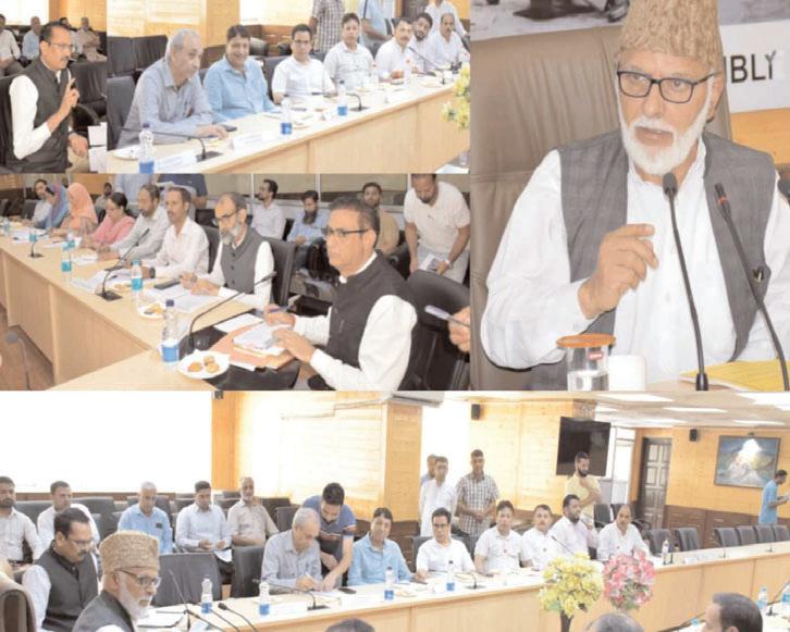 Committee on Public Undertakings holds introductory-cum-review meeting