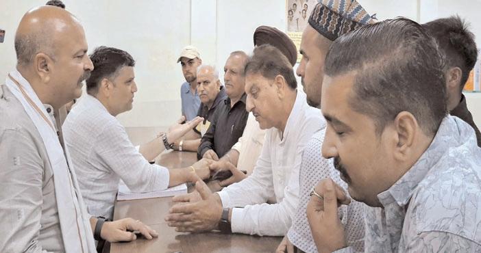 Yudhvir Sethi, Surinder Bhagat holds public darbar at BJP headquarters