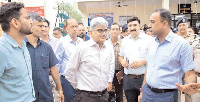 CS visits Yatri Niwas, reviews final arrangements for Shri Amarnathji Yatra 2025