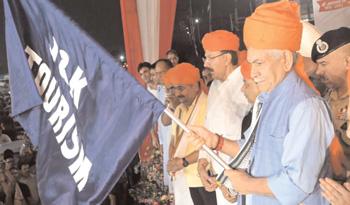 "Shri Amarnath Ji Yatra-2025" Lieutenant Governor flags off the first batch of pilgrims of Shri Amarnath Ji Yatra