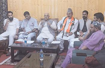 Ashok Koul chairs BJP meeting in Kupwara, stresses grassroots strengthening