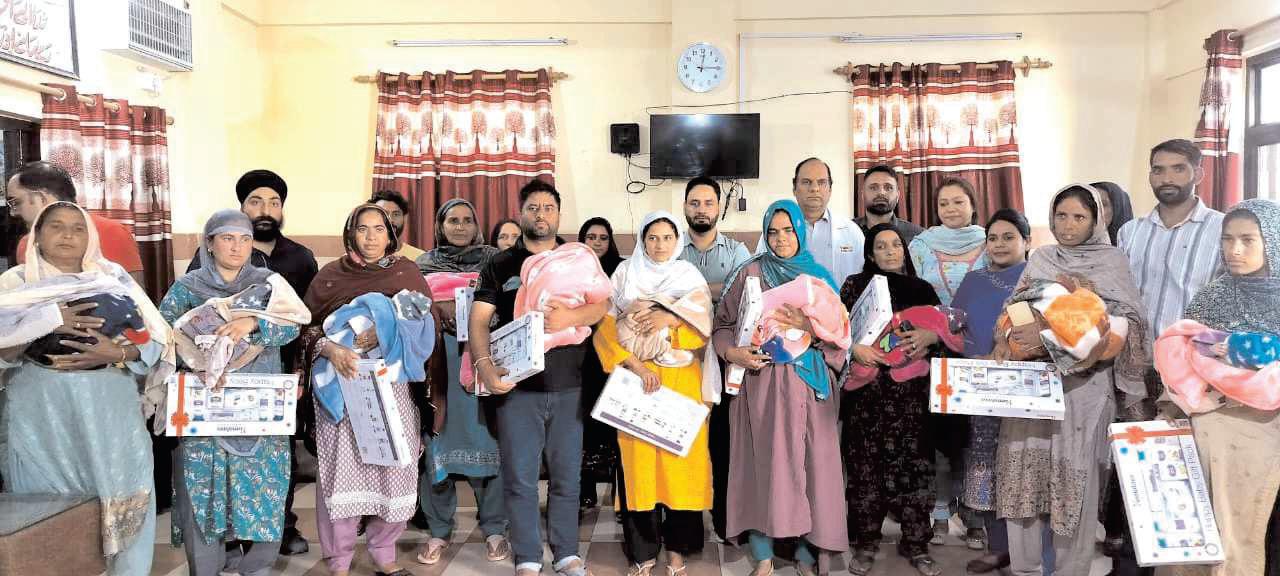 Department of Social Welfare Poonch Distributes Baby Kits to Newly Born Baby Girls at District Hospital Poonch