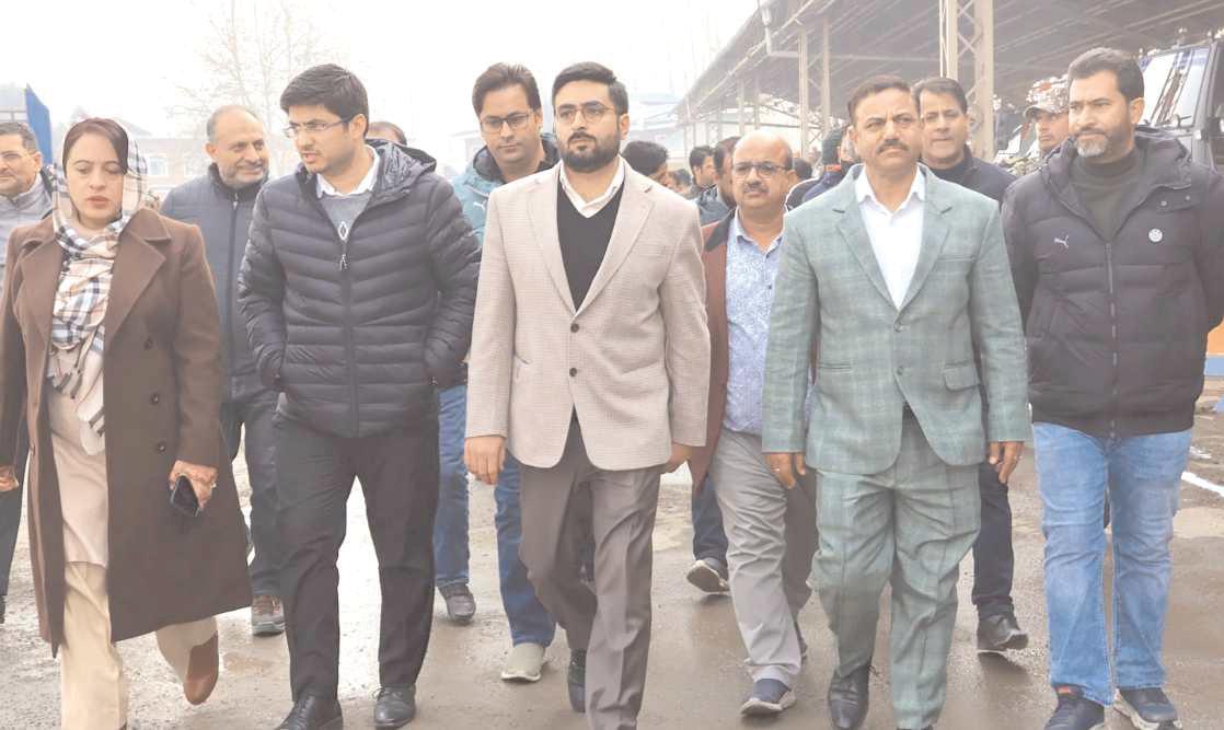 DC Srinagar, SMC Commissioner Conduct Citywide Inspection of winter, Snow Clearance Preparedness