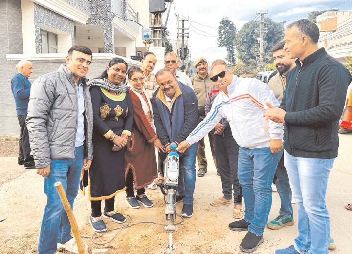 MLA Ch. Vikram Randhawa Launches Pipeline Work to End Water Scarcity in Sector-4, Channi Himmat