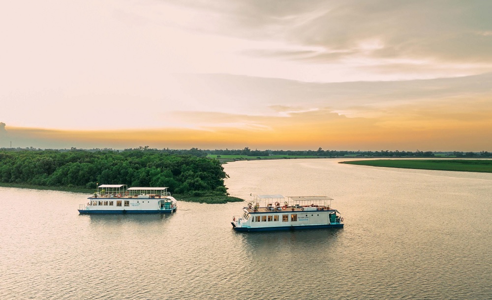 CRUISING ON INDIA'S RIVER HIGHWAYS
