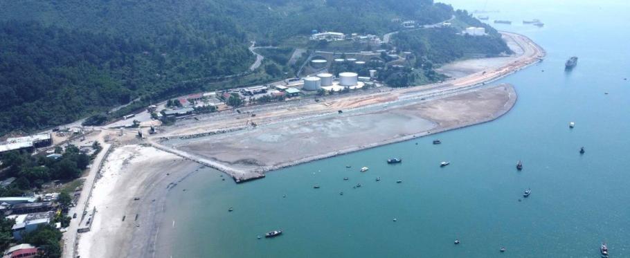 Danang selects investor for Lien Chieu's mega port