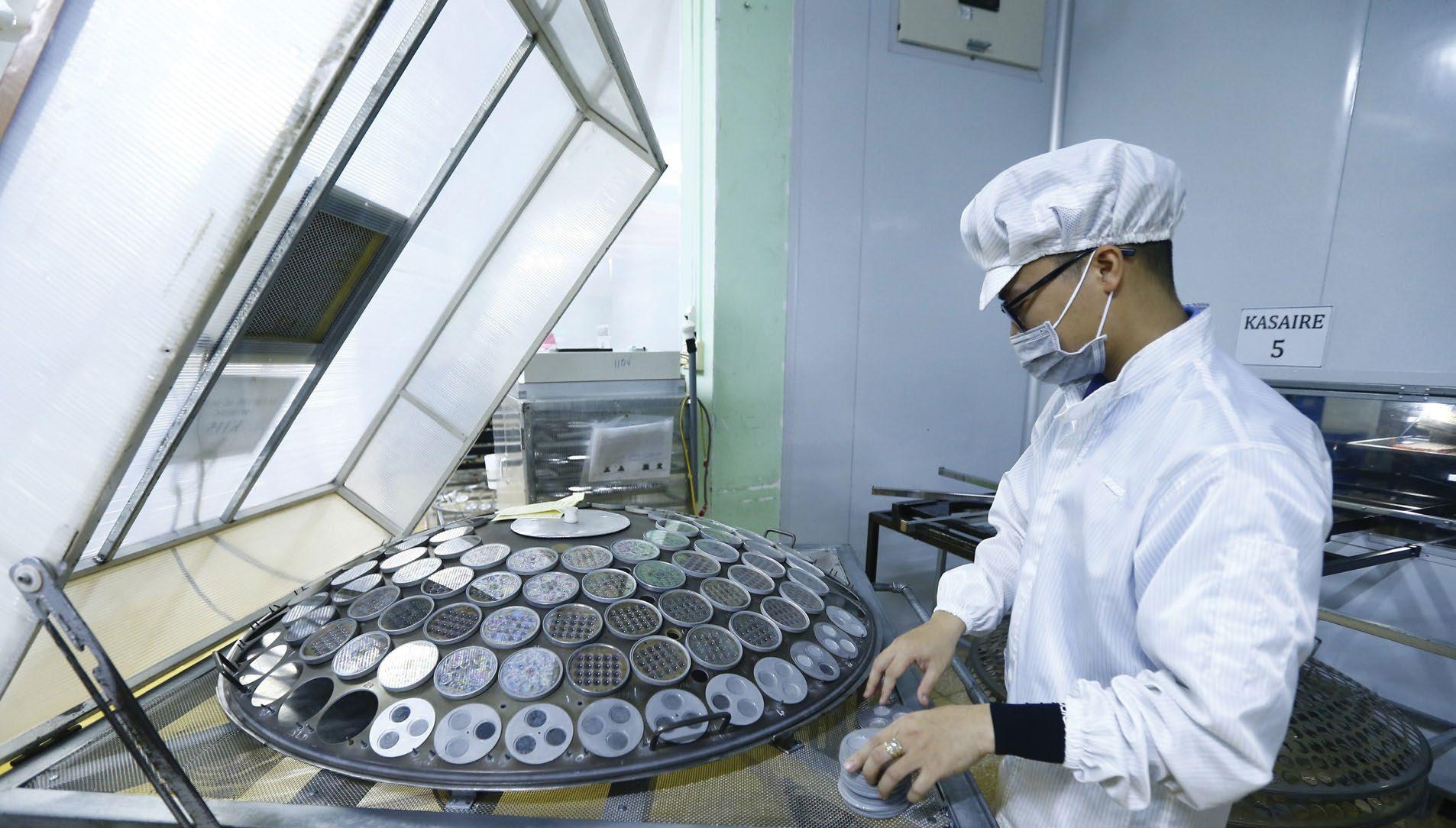 Manufacturers take on added disruption