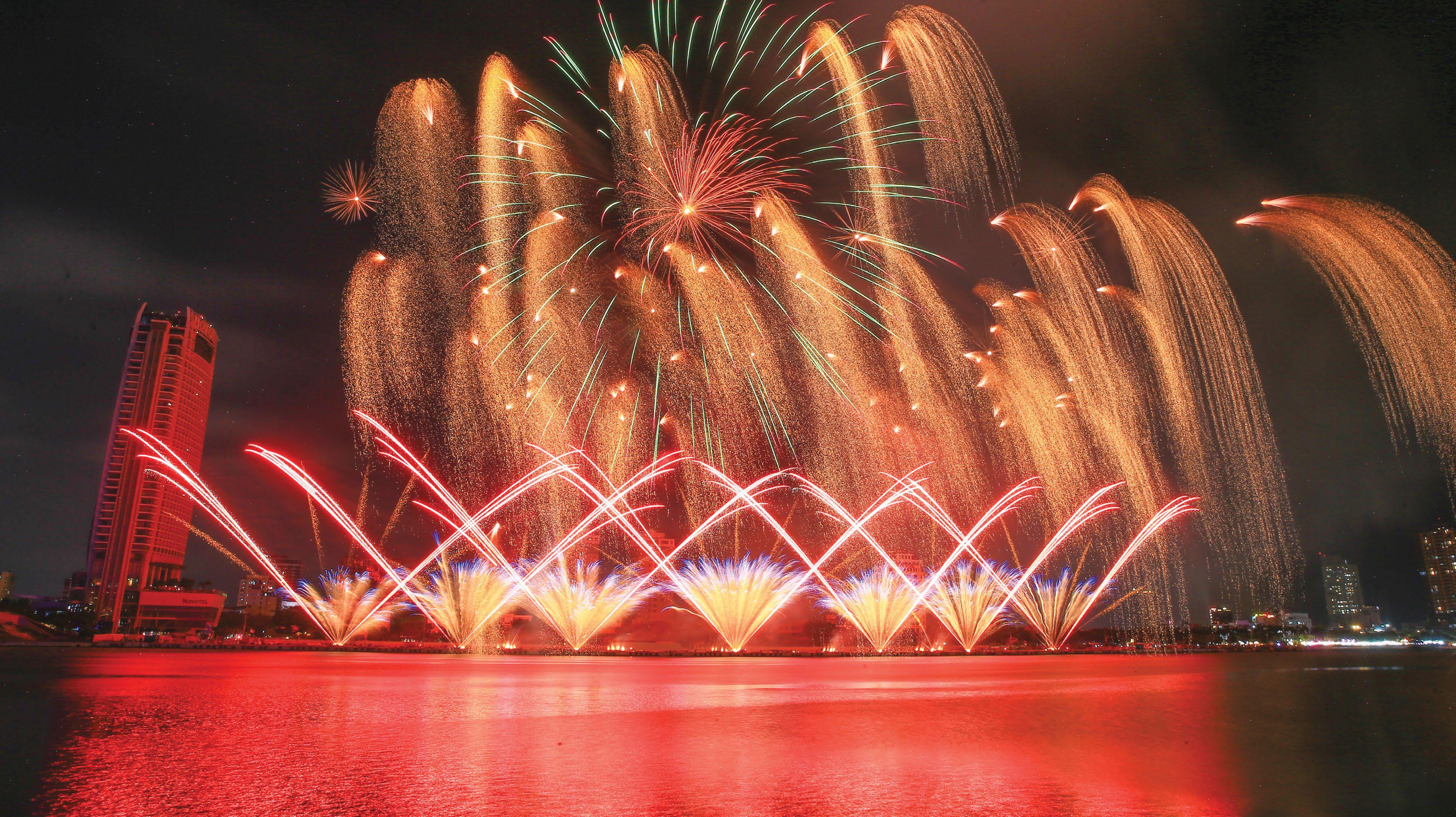 Global fireworks icons gather for international spectacular in Danang