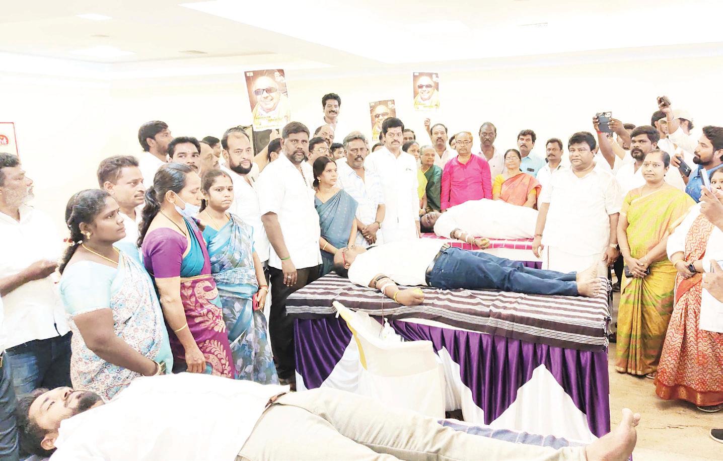 கலைஞர் அறிவாலயத்திற்கு செம்மொழி நாள் பேரணியாக சென்று திருவுருவச்சிலைக்கு மாலை அணிவித்து மரியாதை