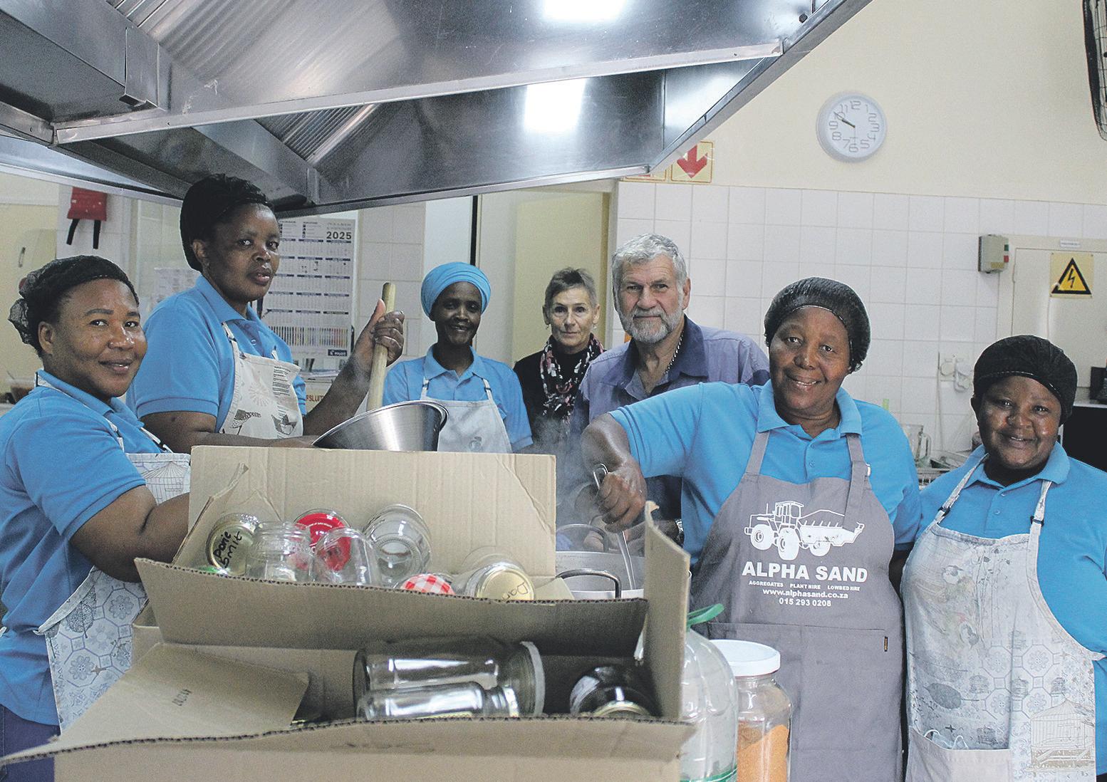 Liefde vir bejaardes lok Sarie terug na Dienssentrum